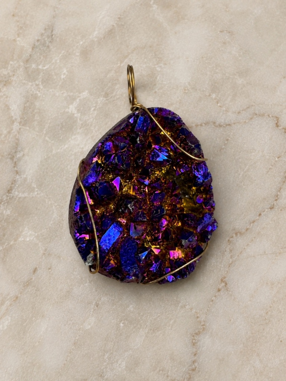 Dark rainbow, Iridescent Druzy Pendant Necklace - Purple & Gold Sparkle